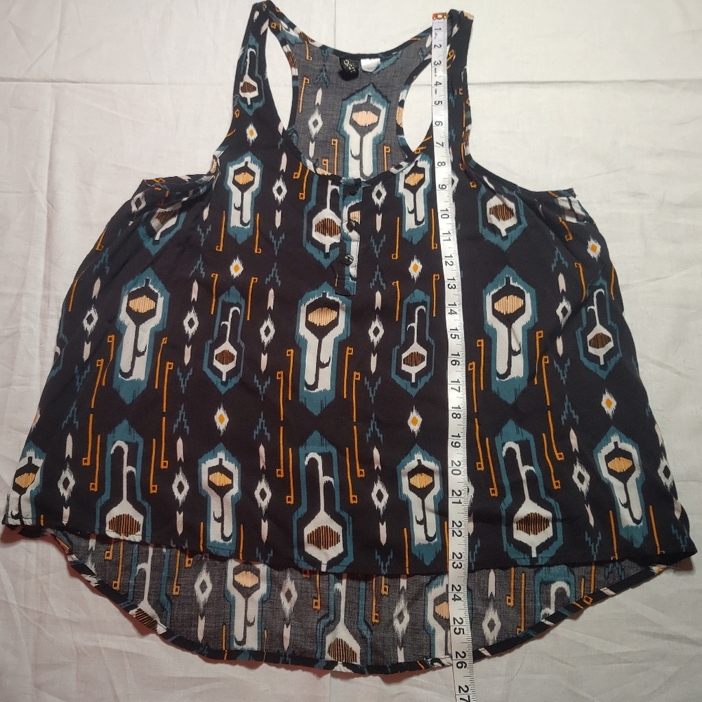 H&M Divided Tank Top Women's 8 Multicolor Geometric Round Neck Sleeveless Shirt - Picture 3 of 12